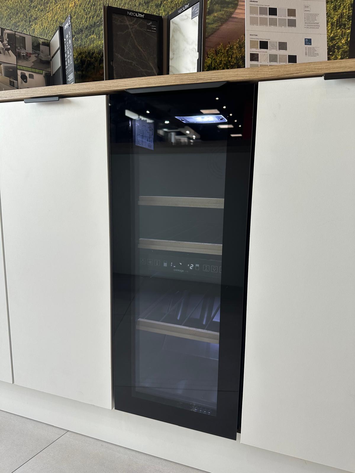 Vinoteca 22 botellas detalle