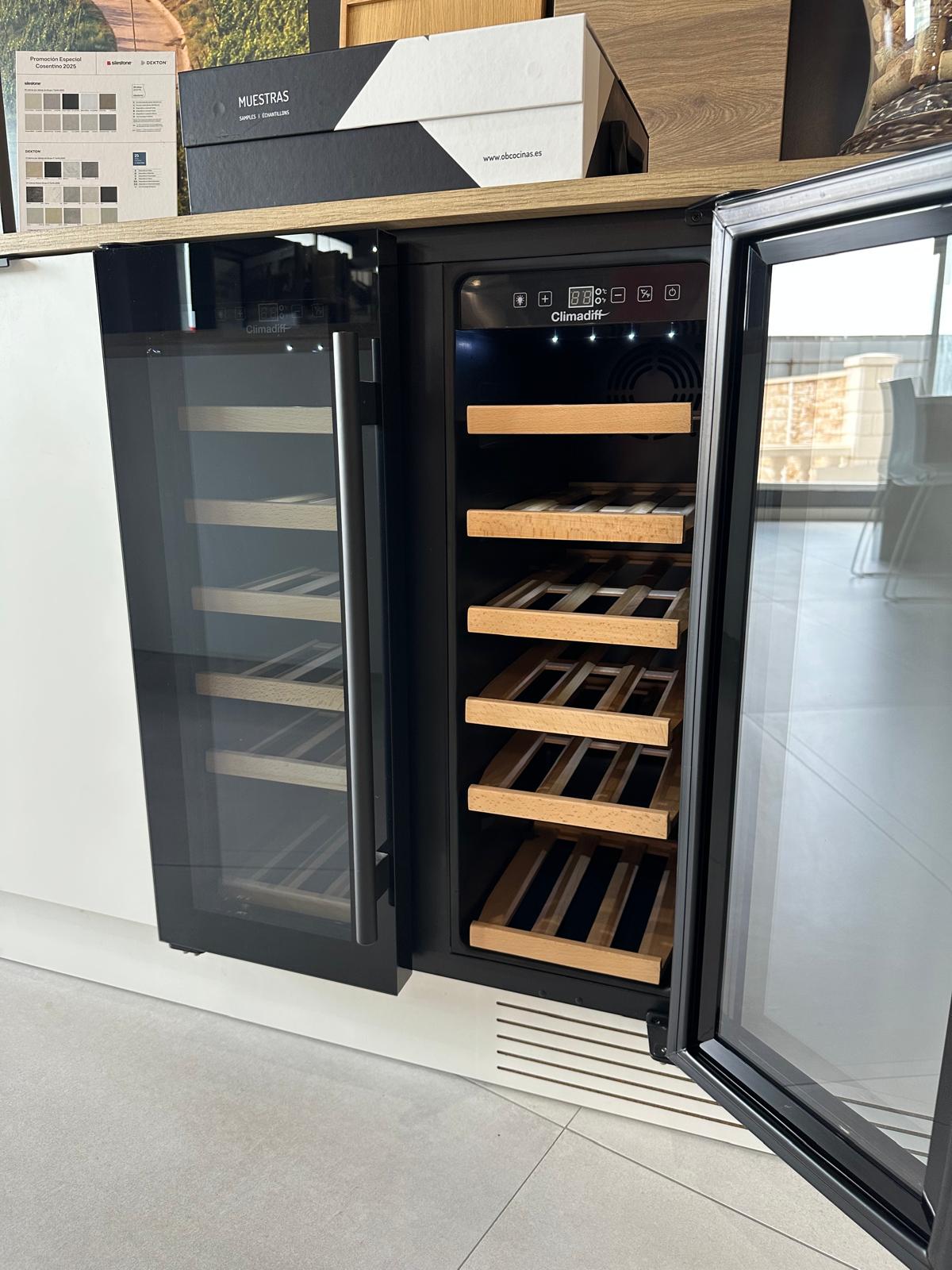 Vinoteca 40 botellas detalle