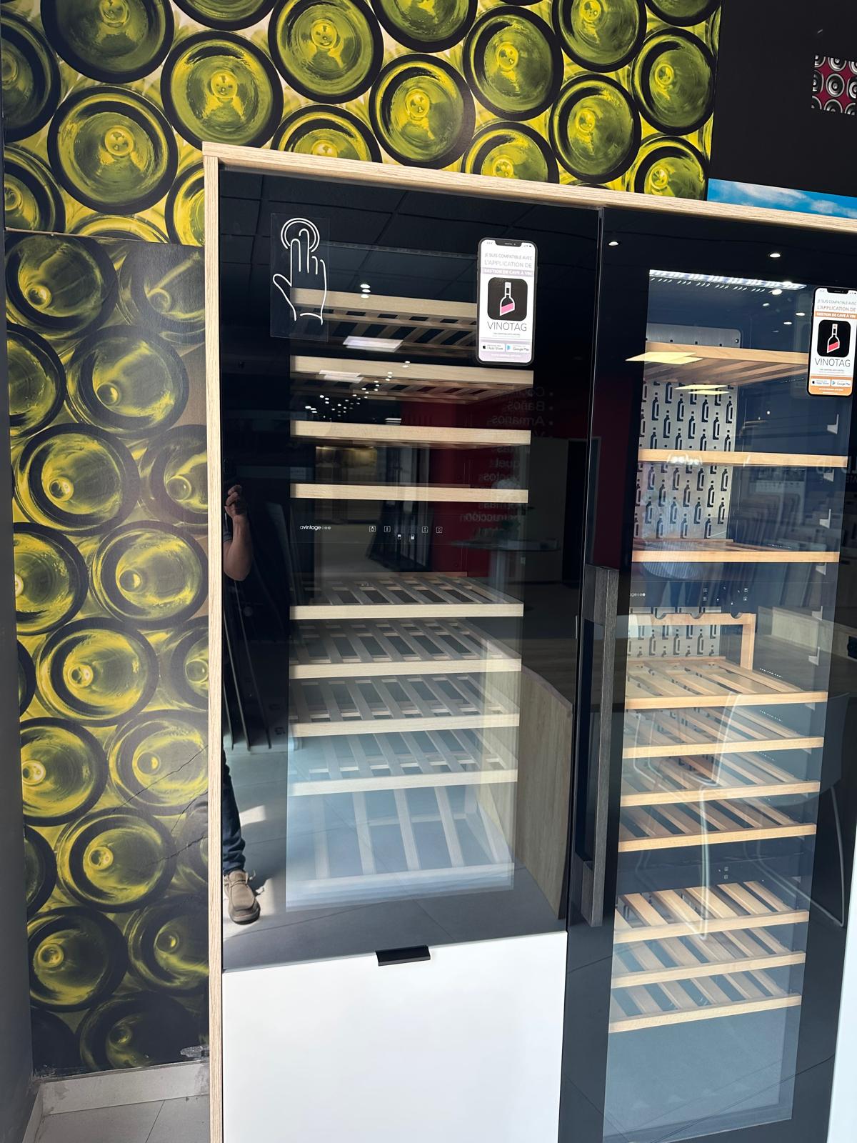 Vinoteca 76 botellas