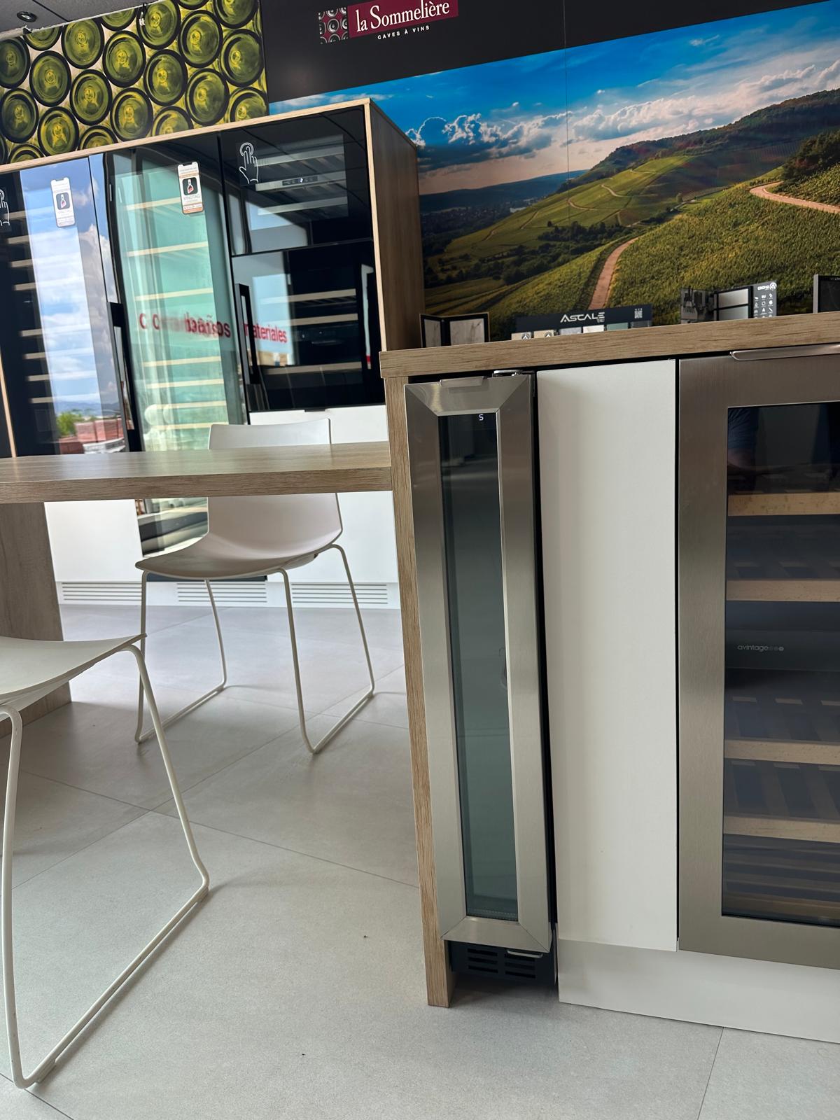 Vinoteca 8 botellas detalle